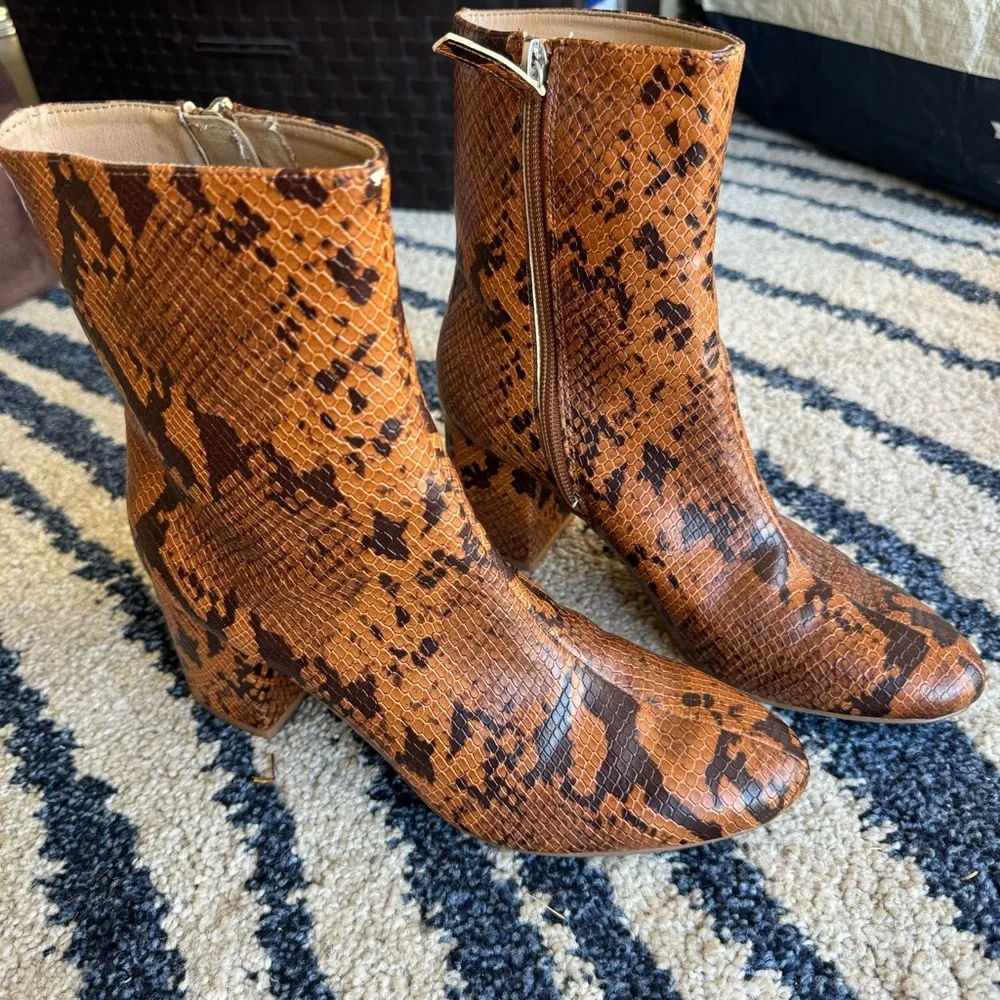 Snake Print Patterned Ankle Boots - Picture 3 of 3
